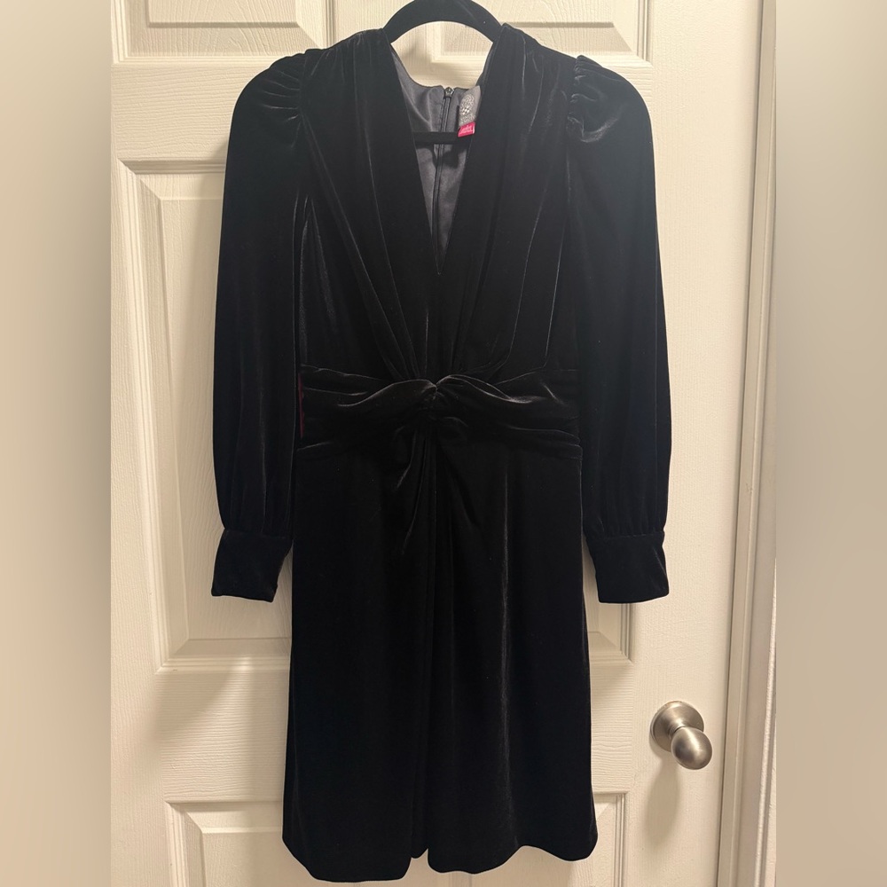 Vince Camuto - Velvet Twist-Front Dress - NWT - Size 6 - Picture 3 of 6